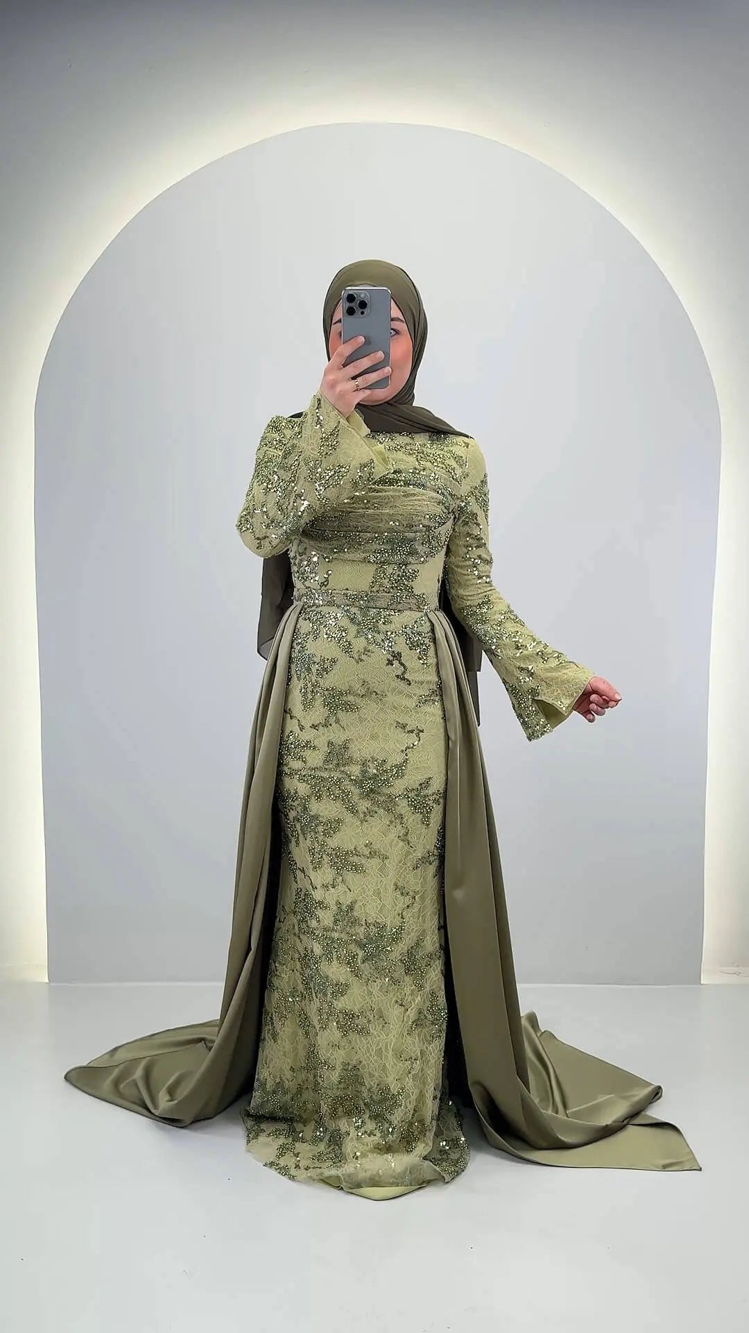 Azmia Abiye Yeşil ve Hijab ile