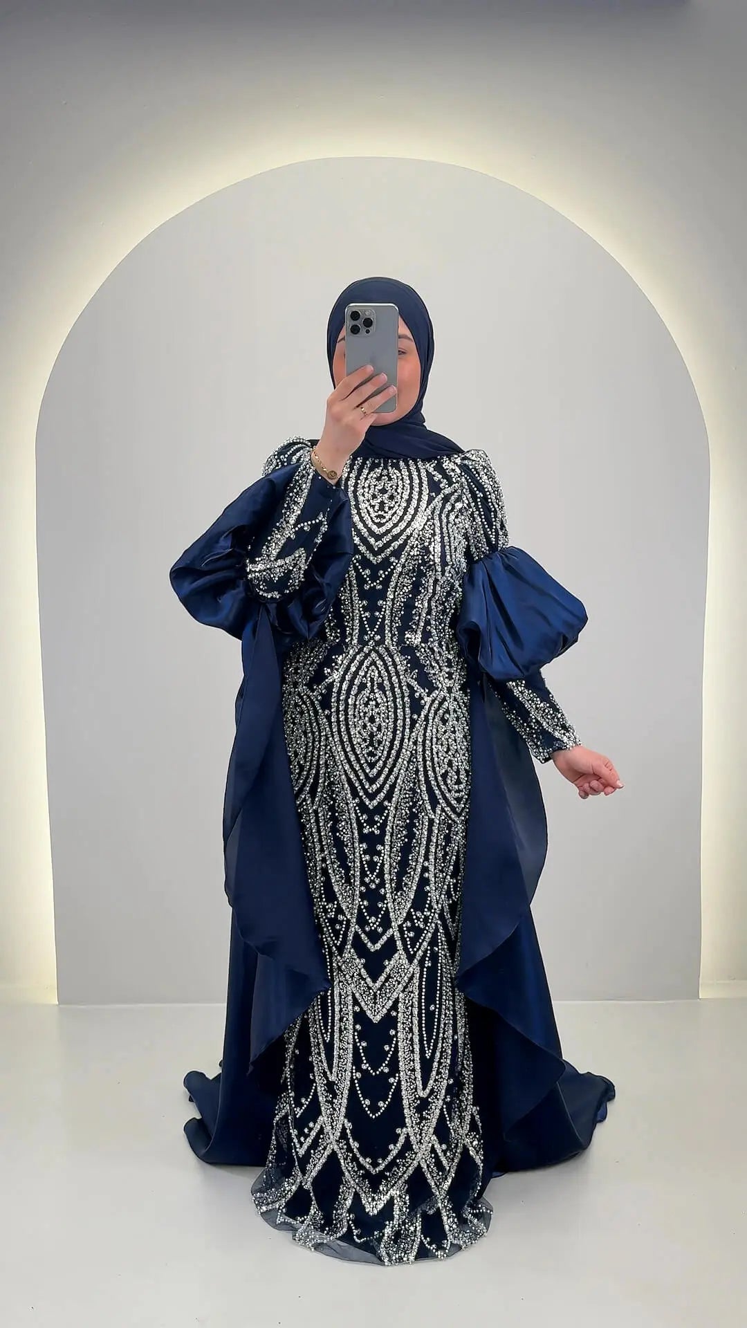 Tias Abendkleid Dunkleblau